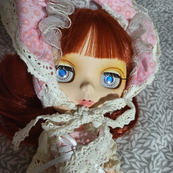 Preowned Blythe doll. - Picture 5 of 6